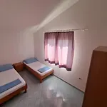 Apartment Robi Vir