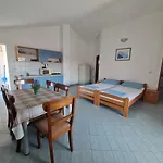 Robi Apartment Vir