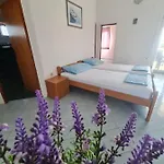Robi Apartment Vir