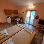 Apartment Robi Vir