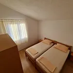 Apartment Robi *