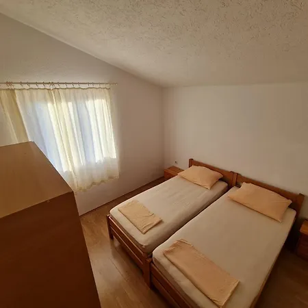 Robi アパート ヴィル