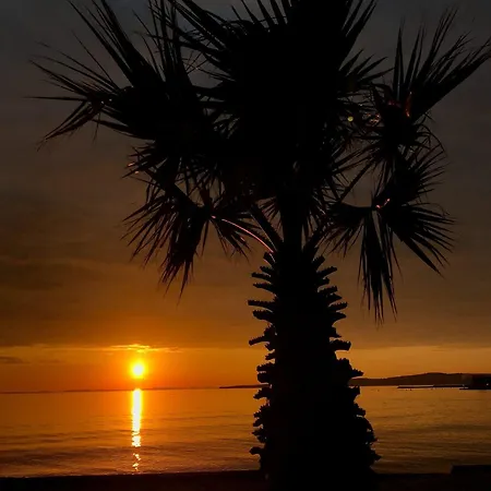 Robi アパート ヴィル