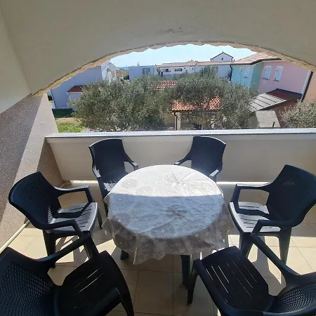 Robi Apartment *
